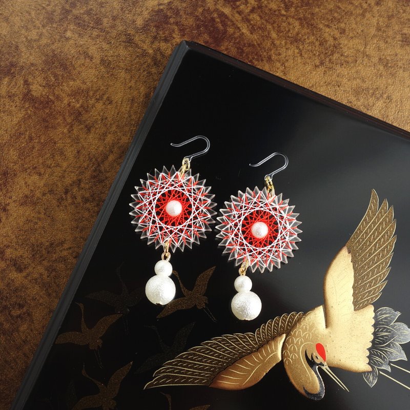 White and Red Japanese Celebration Earrings / Cotton Pearl / silk / shippingfree - ต่างหู - ผ้าไหม สีแดง