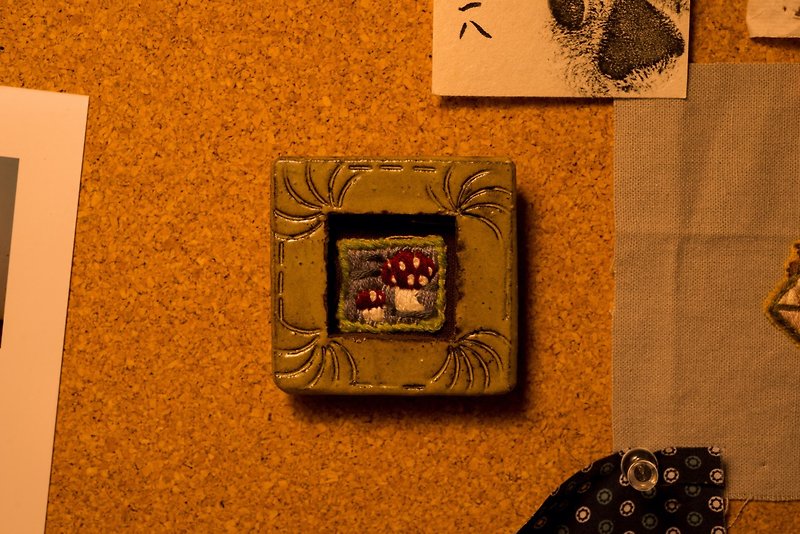Handmade in HK Tiny Ceramic Square Photo Frame - Items for Display - Pottery Khaki