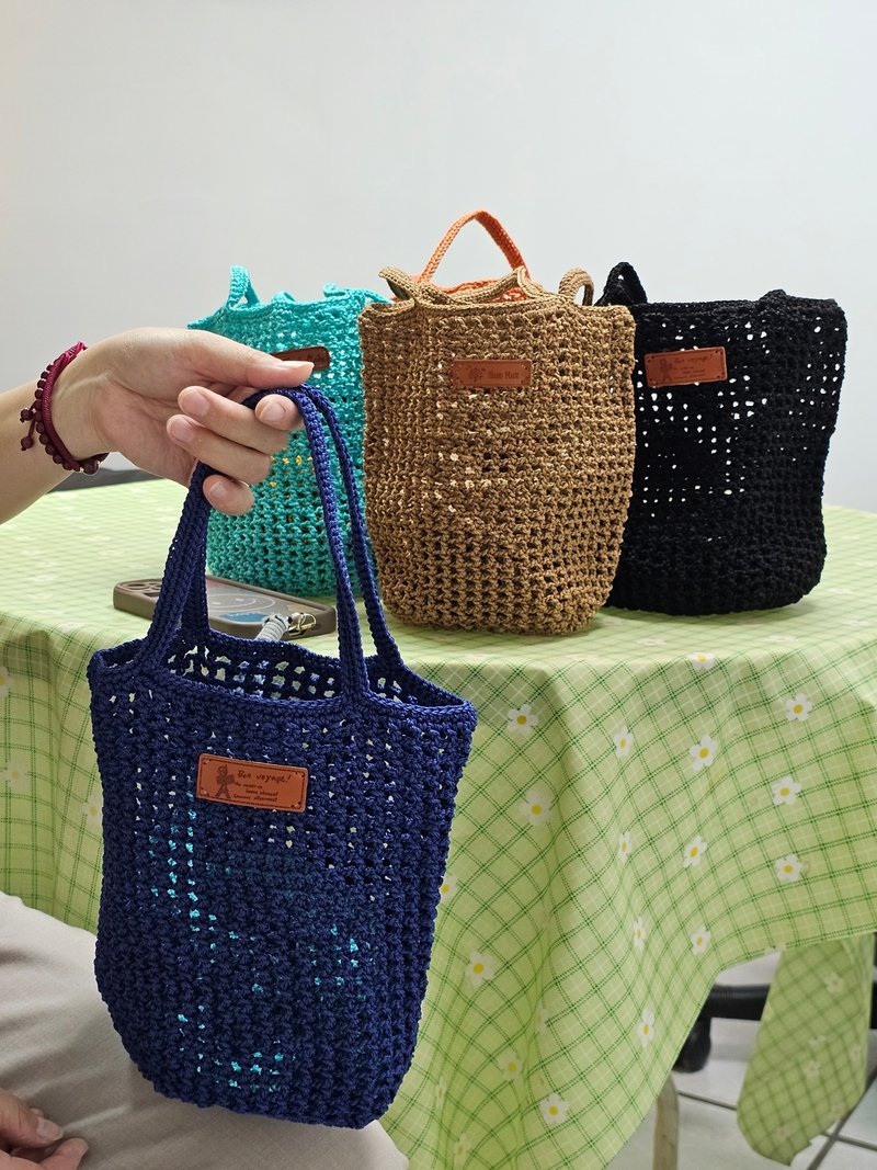 Lightweight handwoven tote bag - กระเป๋าถือ - เส้นใยสังเคราะห์ 