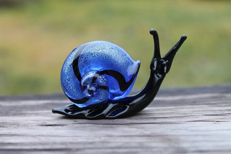 精致的玻璃蛞蝓小雕像--一件精致迷人的艺术品 - 陶藝/玻璃 - 玻璃 藍色