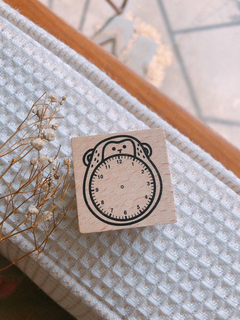 Monkey clock seal teaching seal math teaching aid small one teaching aid practice wood chapter - ตราปั๊ม/สแตมป์/หมึก - ไม้ สีทอง