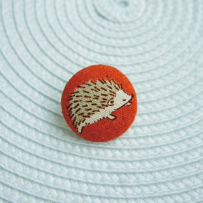 Lovely Japanese cloth [hedgehog walking pin] orange - Brooches - Cotton & Hemp Orange