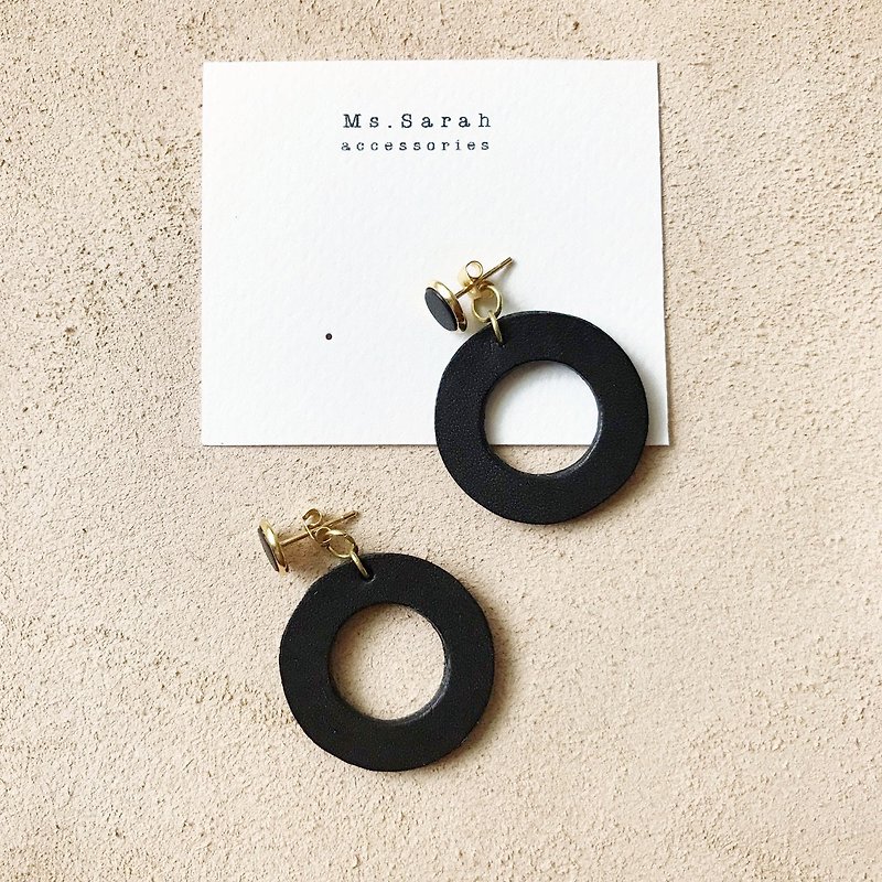 Leather earrings_round frame No. 5 works #6_black - Earrings & Clip-ons - Genuine Leather Black