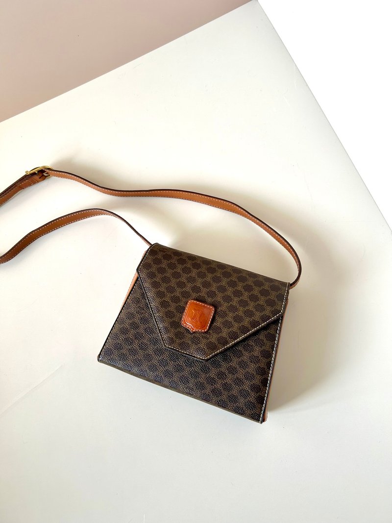 Rare second-hand Celine brown presbyopic mini Kelly leather shoulder and side crossbody bag - กระเป๋าแมสเซนเจอร์ - หนังแท้ สีดำ