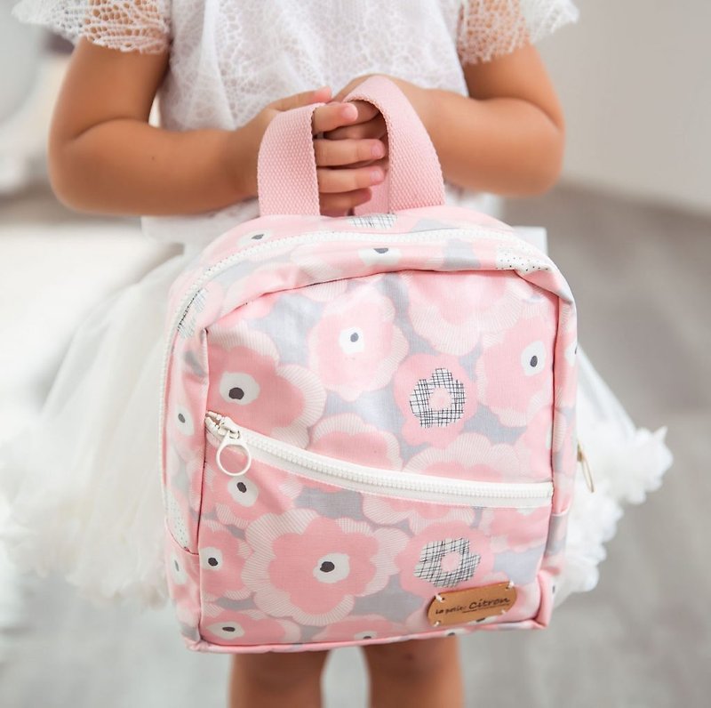 Colorful Pink Little Girl Flowers Backpack Ultra Lightweight Waterproof - กระเป๋าสะพาย - เส้นใยสังเคราะห์ สึชมพู