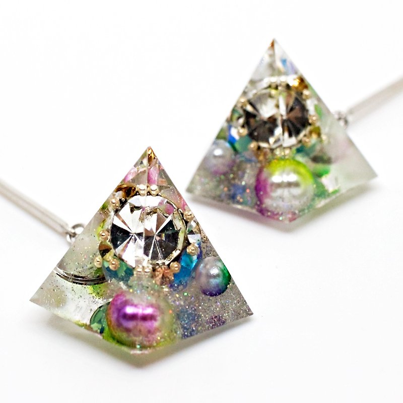Pentagon dangle earrings (spring breeze) - ต่างหู - เรซิน หลากหลายสี