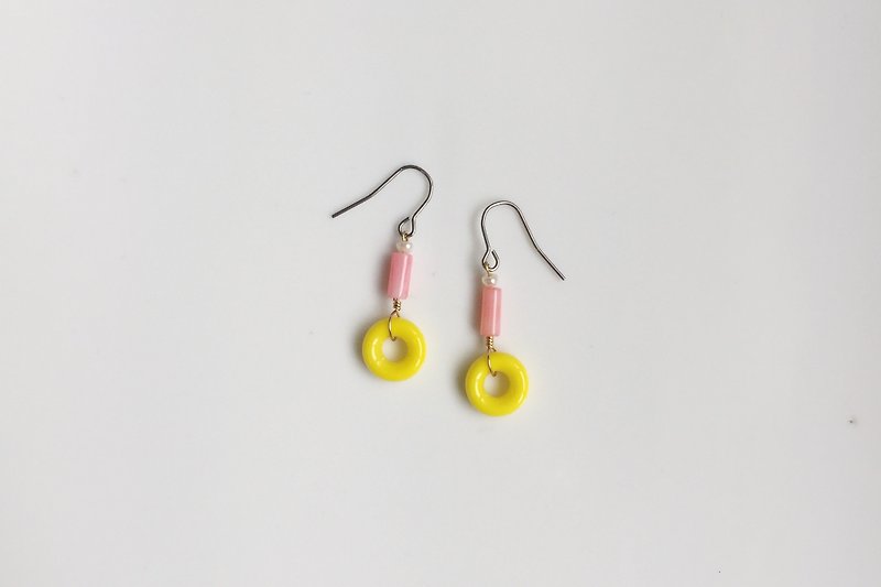 Take the bus together with natural stone glass beads earrings - Earrings & Clip-ons - Gemstone Yellow