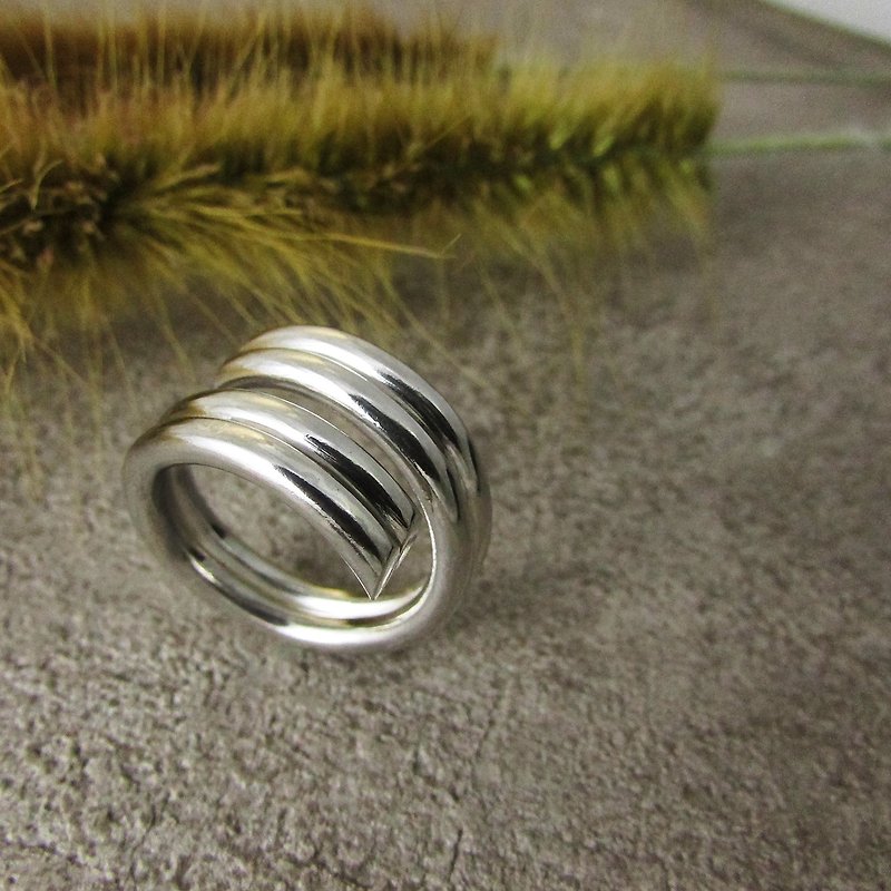 rail a ring | mittag jewelry | handmade and made in Taiwan