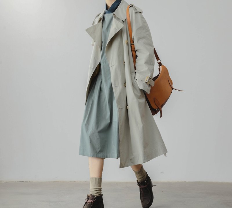 French retro girly literary movie heroine writer reporter style trench coat jacket - เสื้อสูท/เสื้อคลุมยาว - ผ้าฝ้าย/ผ้าลินิน สีเงิน