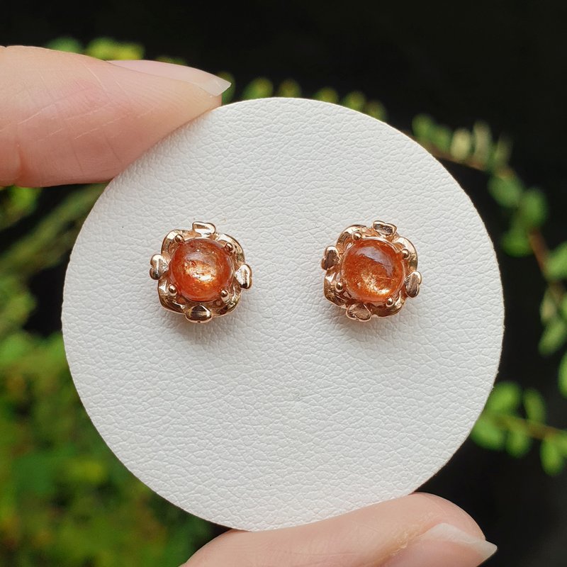 Sunstone earrings, size 5 mm, Silver case, 925 in rose gold plated. - 耳環/耳夾/耳骨夾 - 半寶石 紅色