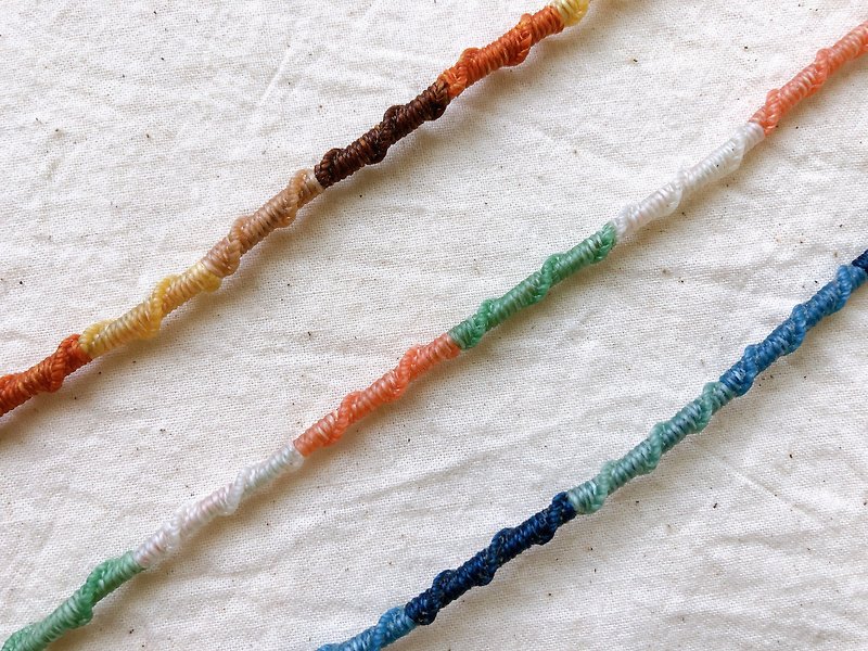 Wax Rope Braided Bracelet/Twisted Knot/Multicolor - สร้อยข้อมือ - วัสดุกันนำ้ หลากหลายสี