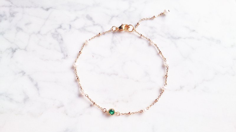 "Golden Christmas" zircon gold ball mini pearl bracelet (pine green) - สร้อยข้อมือ - เครื่องเพชรพลอย 