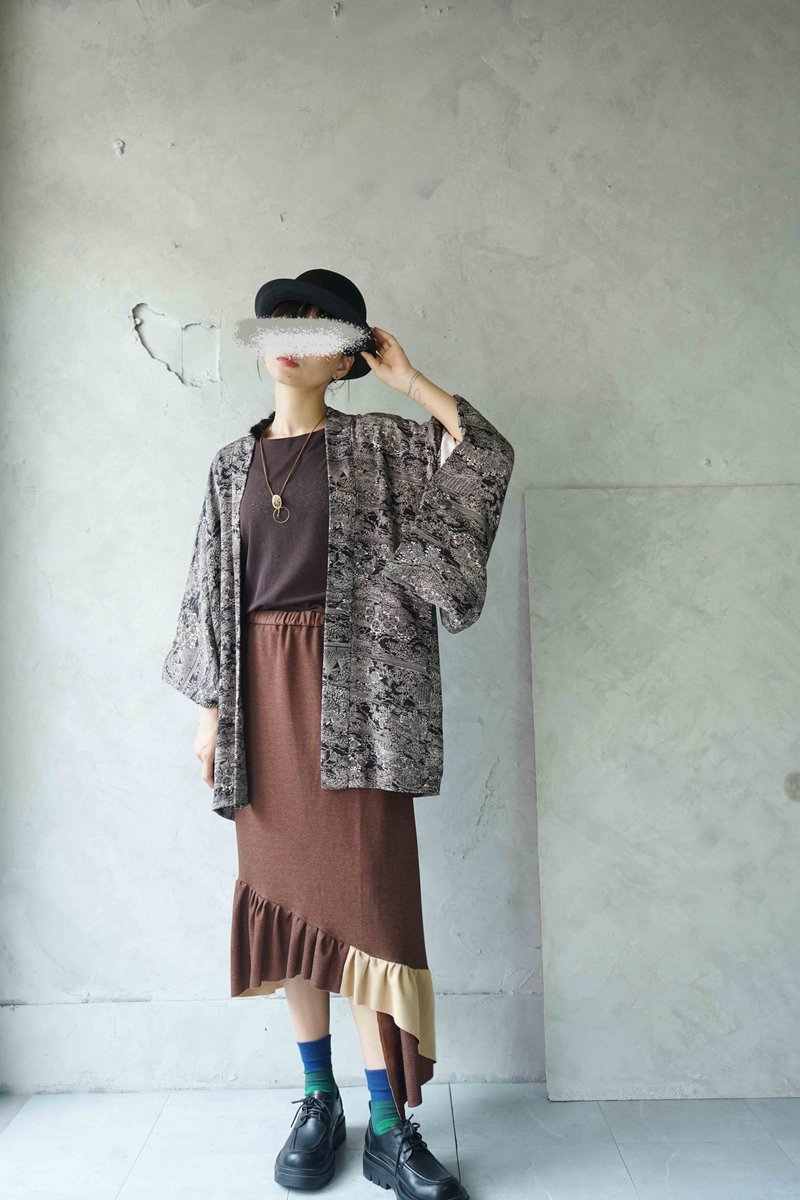 尋寶古著-深棕色寫意畫絹料日式羽織罩衫 - 女大衣/外套 - 絲．絹 咖啡色