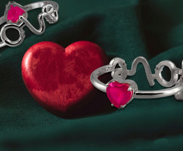 Two sides wearable love ring with heart shape ruby - Shop Daizy Jewellery General Rings - Pinkoi Two sides wearable love ring with heart shape ruby - Shop Daizy Jewellery General Rings - Pinkoi