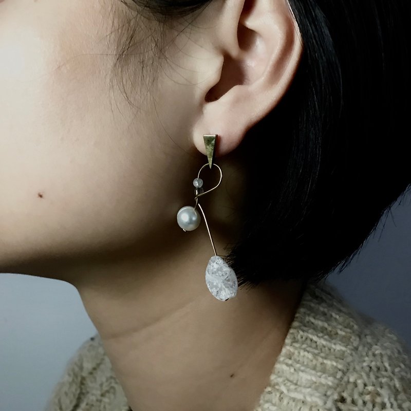 • Early spring • White crystal balanced semi- Gemstone earrings - Earrings & Clip-ons - Other Metals 