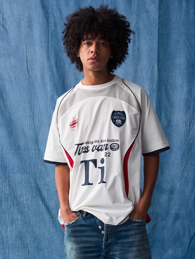 Japanese retro football short-sleeved T-shirt - เสื้อยืดผู้ชาย - วัสดุอื่นๆ ขาว