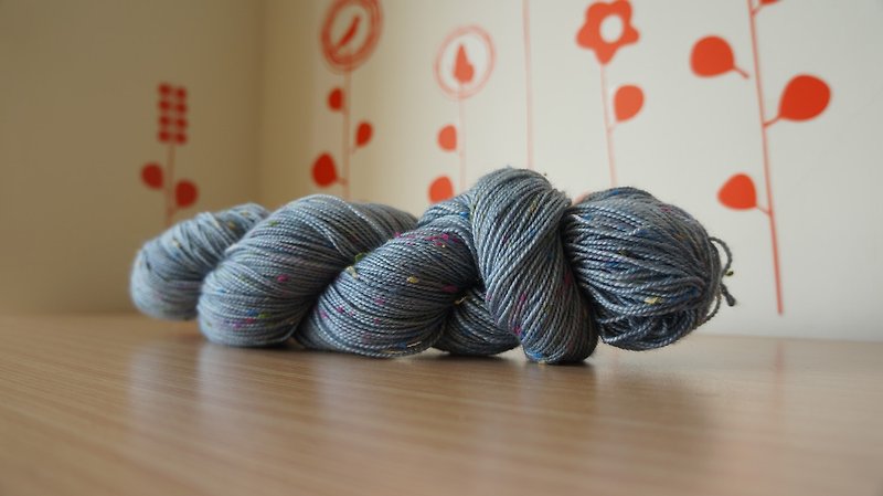 Hand dyed thread. industrial gray - Knitting, Embroidery, Felted Wool & Sewing - Wool 