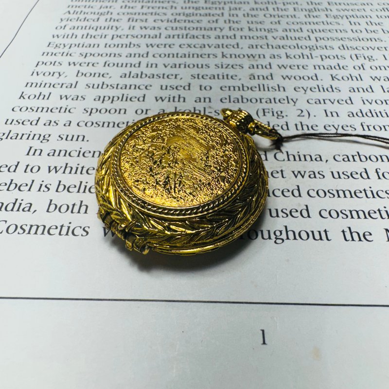 MAX FACTOR金色女神古典飾品盒香膏盒 - 其他 - 其他金屬 