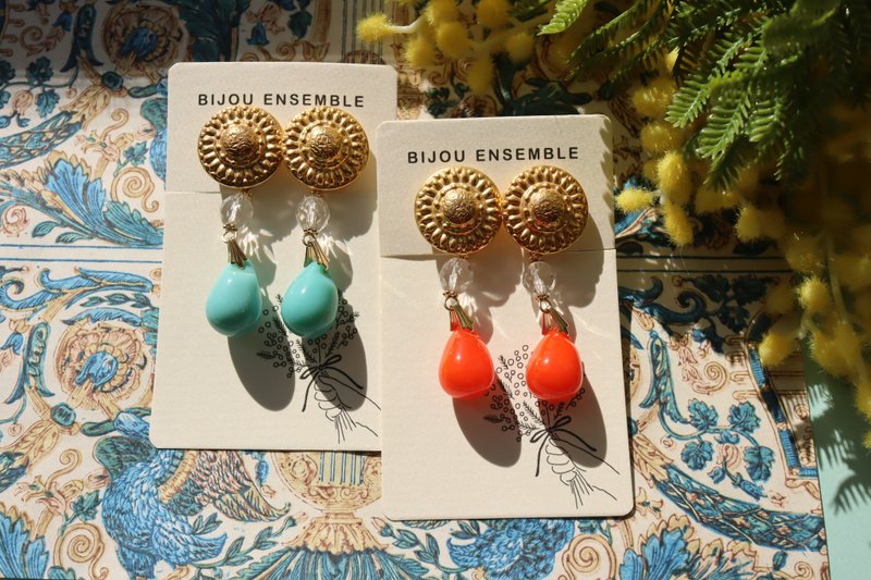 French vintage button and glass bead earrings - ต่างหู - โลหะ สีแดง