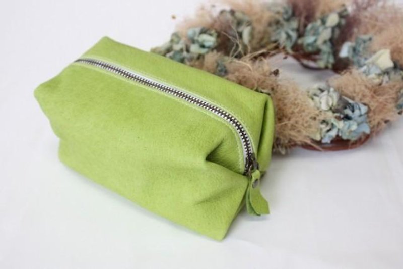 ピッグスキン　キャラメルポーチ　きみどり - 化妝袋/收納袋 - 真皮 綠色
