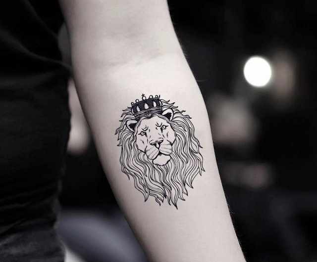 Lion with Crown Temporary Fake Tattoo Sticker (Set of 2) - OhMyTat - Shop  OhMyTat Temporary Tattoos - Pinkoi