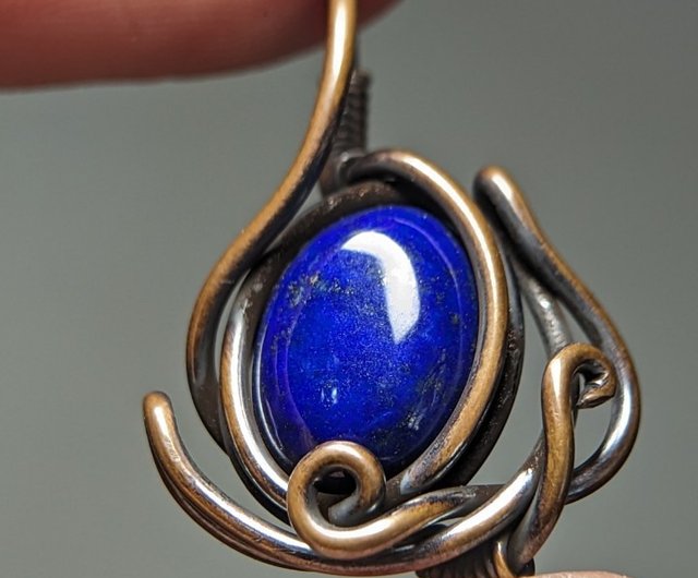 Series of Crystal】Lazurite Flame-shaped Pendant _ Flame of Lazuli