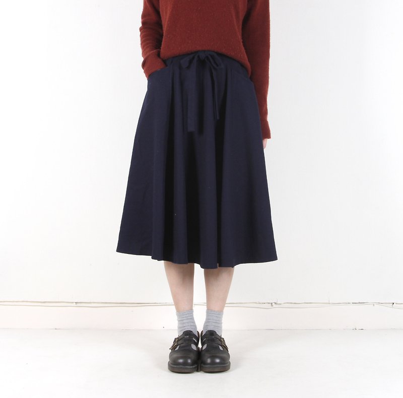 Egg plant vintage] Night wool vintage round skirt - Skirts - Wool Black