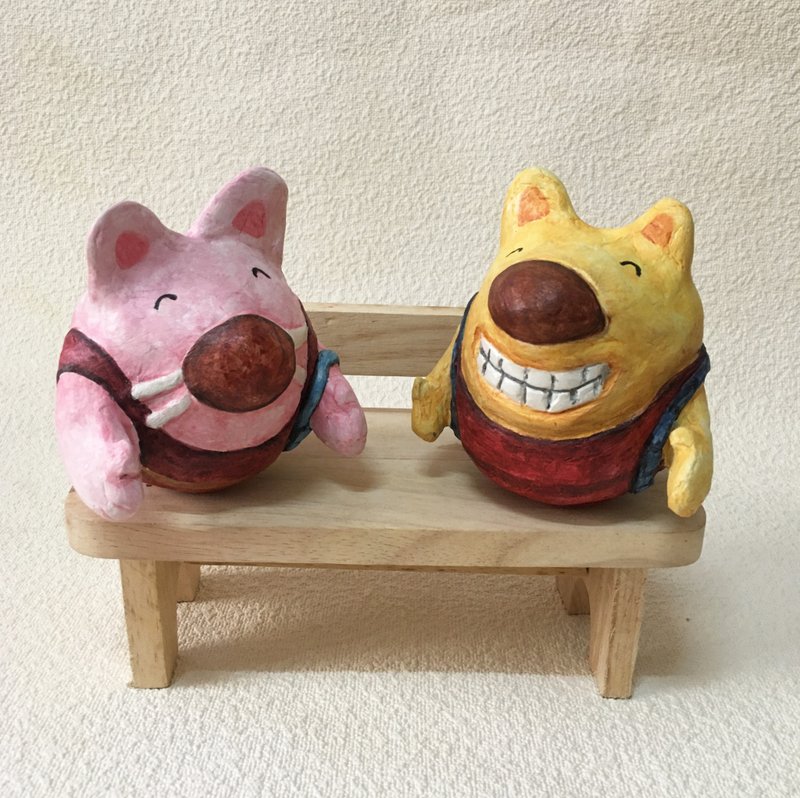 Wobble handcraft dolls / dog & cat ( 1 set = 2 pieces) - 擺飾/家飾品 - 環保材質 粉紅色