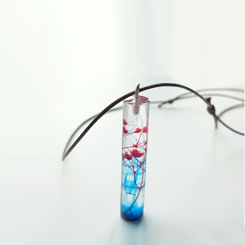 Mirror cylinder Epoxy necklace - blue fog red gypsophila - Necklaces - Plastic Red