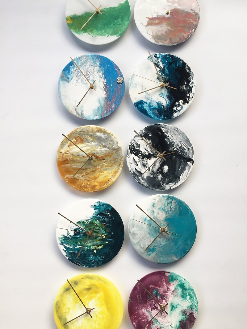 [Free color, moon body, handmade wall clock] 20cm - Clocks - Plastic Multicolor