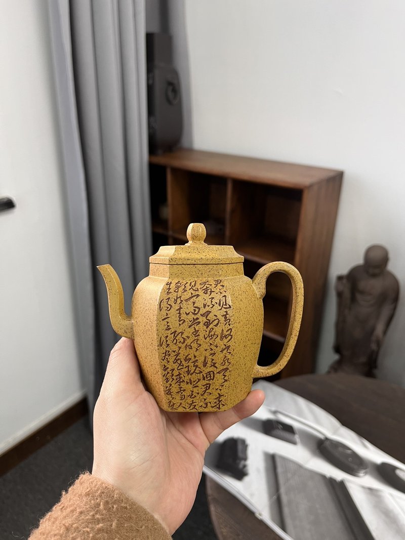 高六方 现货实拍 原矿黄金段高温烧制 富有老味 气孔延展 透气性 - 茶壺/茶杯/茶具 - 陶 灰色