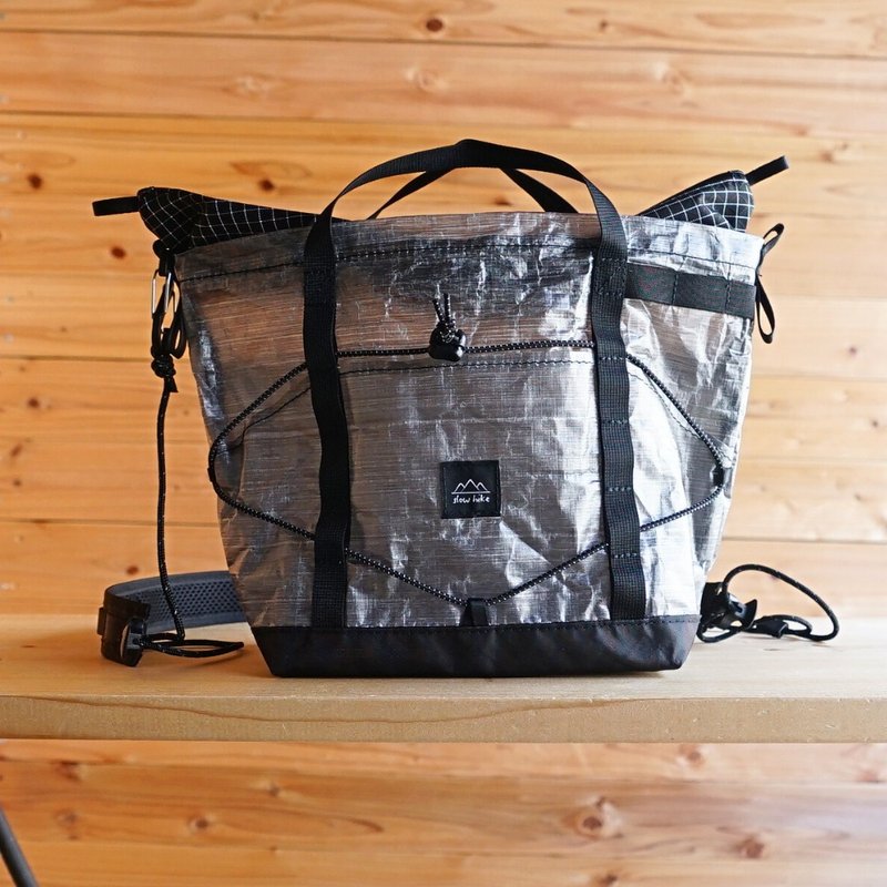 DCF・Black【ハイカーサコッシュ・M 】/ キャンプ・ハイキング・トレッキング・フェス・アウトドア・ショルダーバッグ・防水 - 側背包/斜背包 - 環保材質 黑色