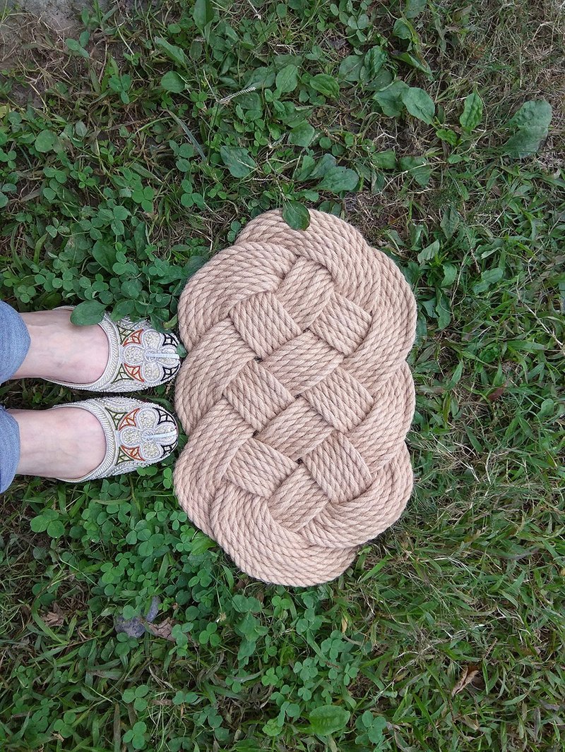 Hemp rope woven twist foot mat Shop gifthome Rugs & Floor Mats Pinkoi