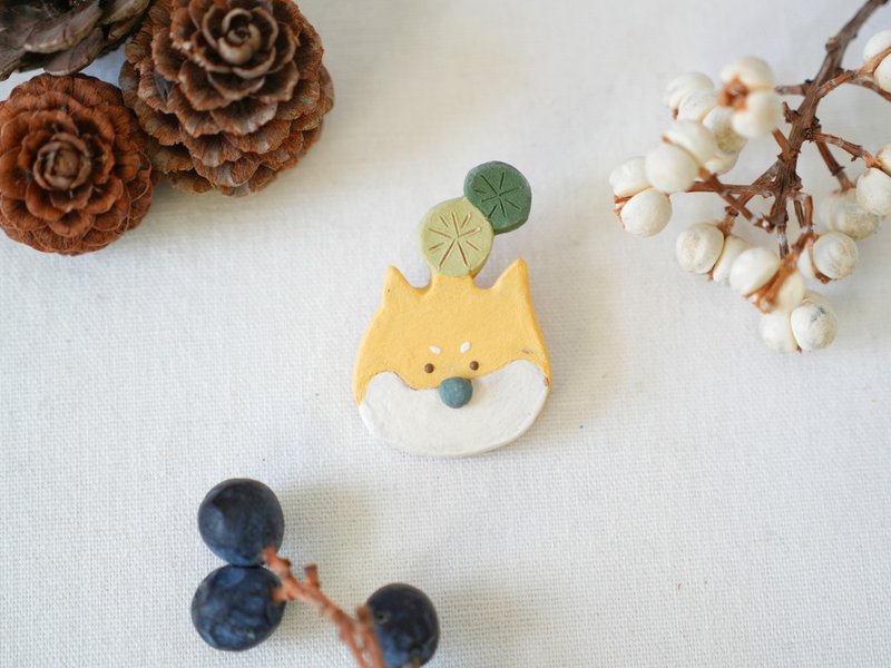 Maruhayama Tortoise Series·Shiba Inu Pottery Pin Brooch - เข็มกลัด/พิน - ดินเผา สีส้ม