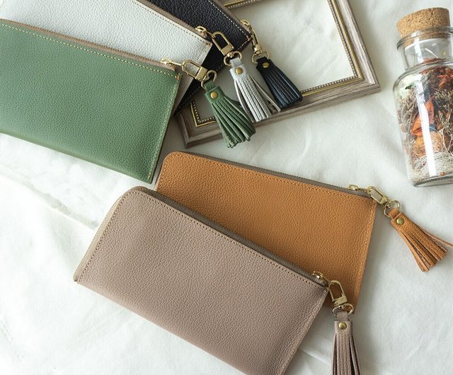 MCM ベージュ 長財布 MCM ロゴプリント 長財布 ベージュ - メルカリ