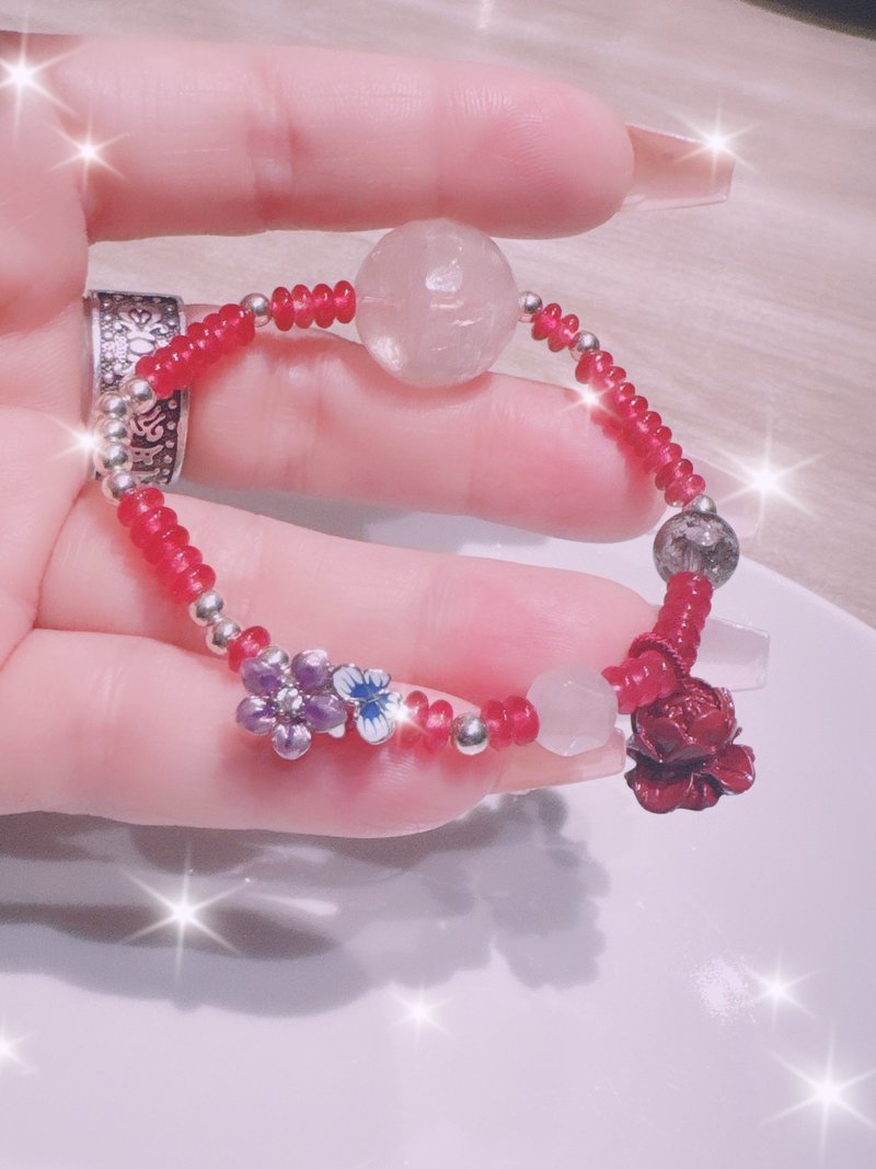 Beautiful shining love lotus butterfly ruby ​​special design - สร้อยข้อมือ - เงินแท้ สีแดง