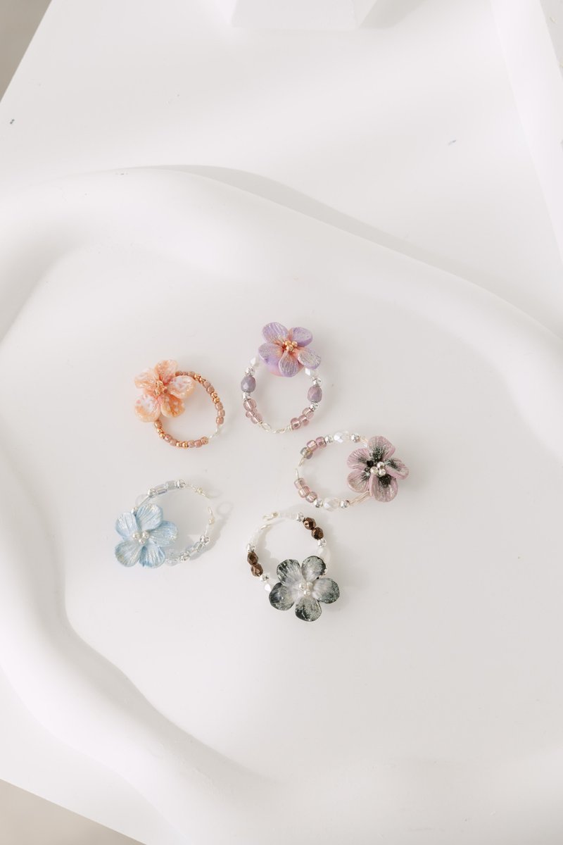 Polymer pottery flower ring - แหวนทั่วไป - ดินเผา หลากหลายสี