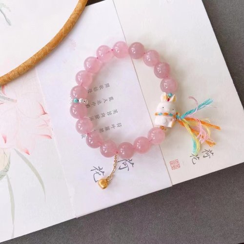 Angel's tears 天使之淚 Jewelry Design 鹿角雕小白兔 馬達加斯加粉晶設計手串