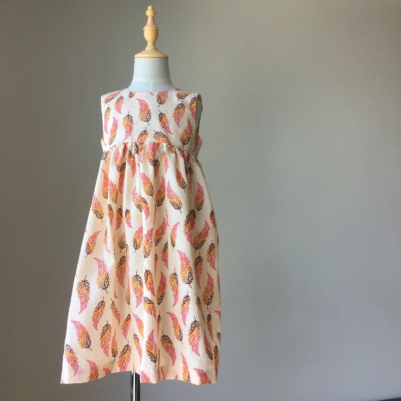 Girl dress, sleeveless, beige feather handblock (made to order, size 90-130) - ชุดเด็ก - ผ้าฝ้าย/ผ้าลินิน ขาว
