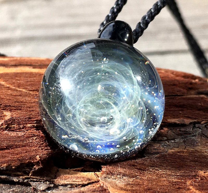 boroccus  The nebula whirlpool design  Glass pendant. - สร้อยคอ - แก้ว สีดำ