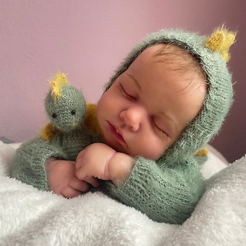 CrocheTales Knitted dragon set for a newborn photo shoot, Newborn dragon prop