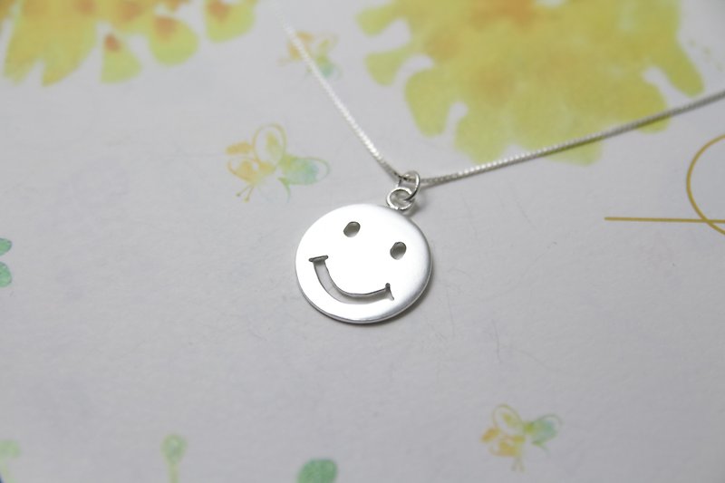 Sterling Silver Necklace / Smile - สร้อยคอ - เงินแท้ สีเงิน