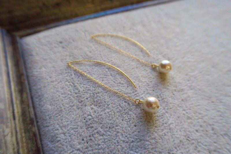 Cotton Pearl Half-moon Linear Earrings Cotton Pearls (Hoopless Version) - Earrings & Clip-ons - Pearl Gold