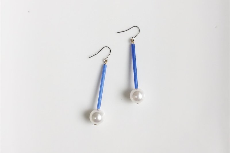 Po blue single simple Swarovski crystal pearl earrings - Earrings & Clip-ons - Gemstone Blue