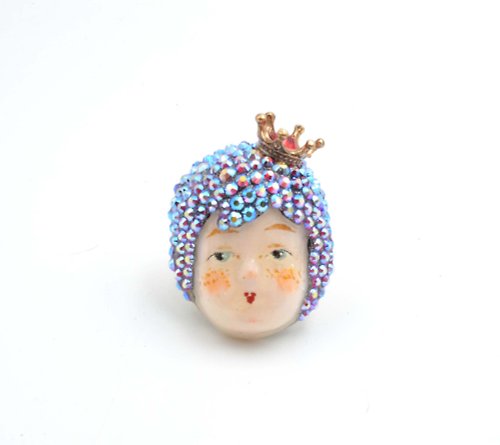 TIMBEE LO shop 施華洛水晶頭髮小皇冠 手繪娃娃黃銅戒指 銅質可翻新可調整尺寸