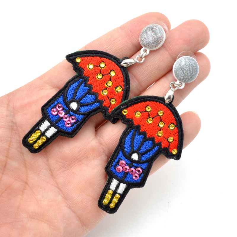 雨傘頭女孩刺繡綴施華洛水晶耳環 閃粉滴膠背面高級華麗精美手工 - 耳環/耳夾/耳骨夾 - 其他材質 紅色