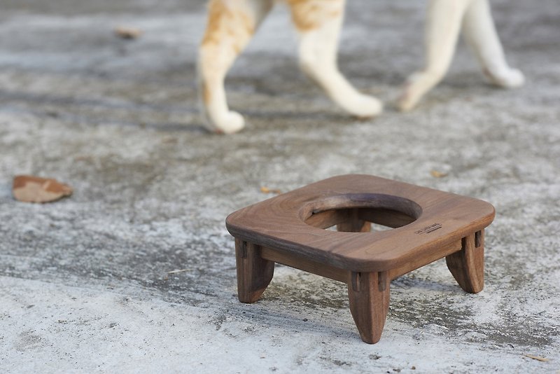 004_mei 胡桃木貓貓食桌 - 寵物碗/碗架/自動餵食器 - 木頭 咖啡色