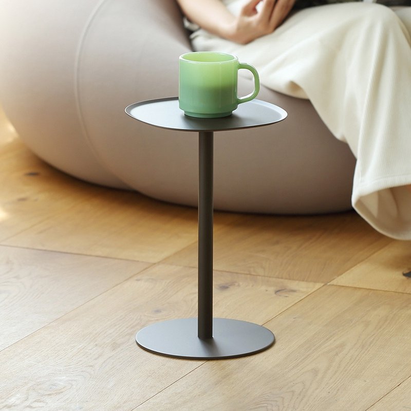 Japanese ideaco rounded corner side table (height 35cm) - multiple colors available - เฟอร์นิเจอร์อื่น ๆ - โลหะ สีนำ้ตาล