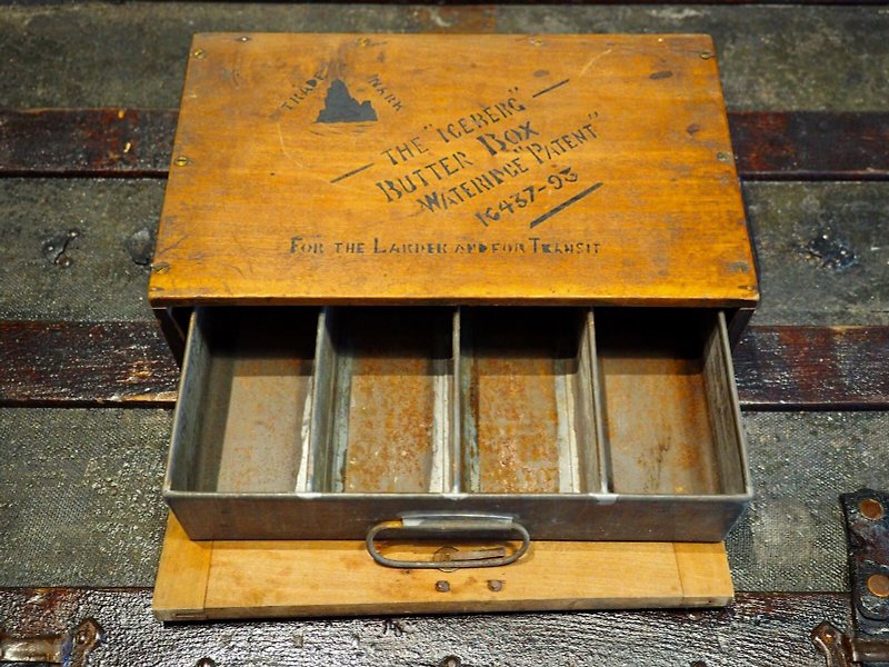 British century-old wooden storage box, also known as the earliest mini refrigerator - กล่องเก็บของ - ไม้ 