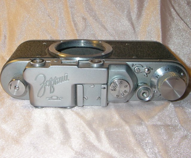 KMZ Zorki-1 レンジファインダー 35mm フィルムカメラ本体 巻き